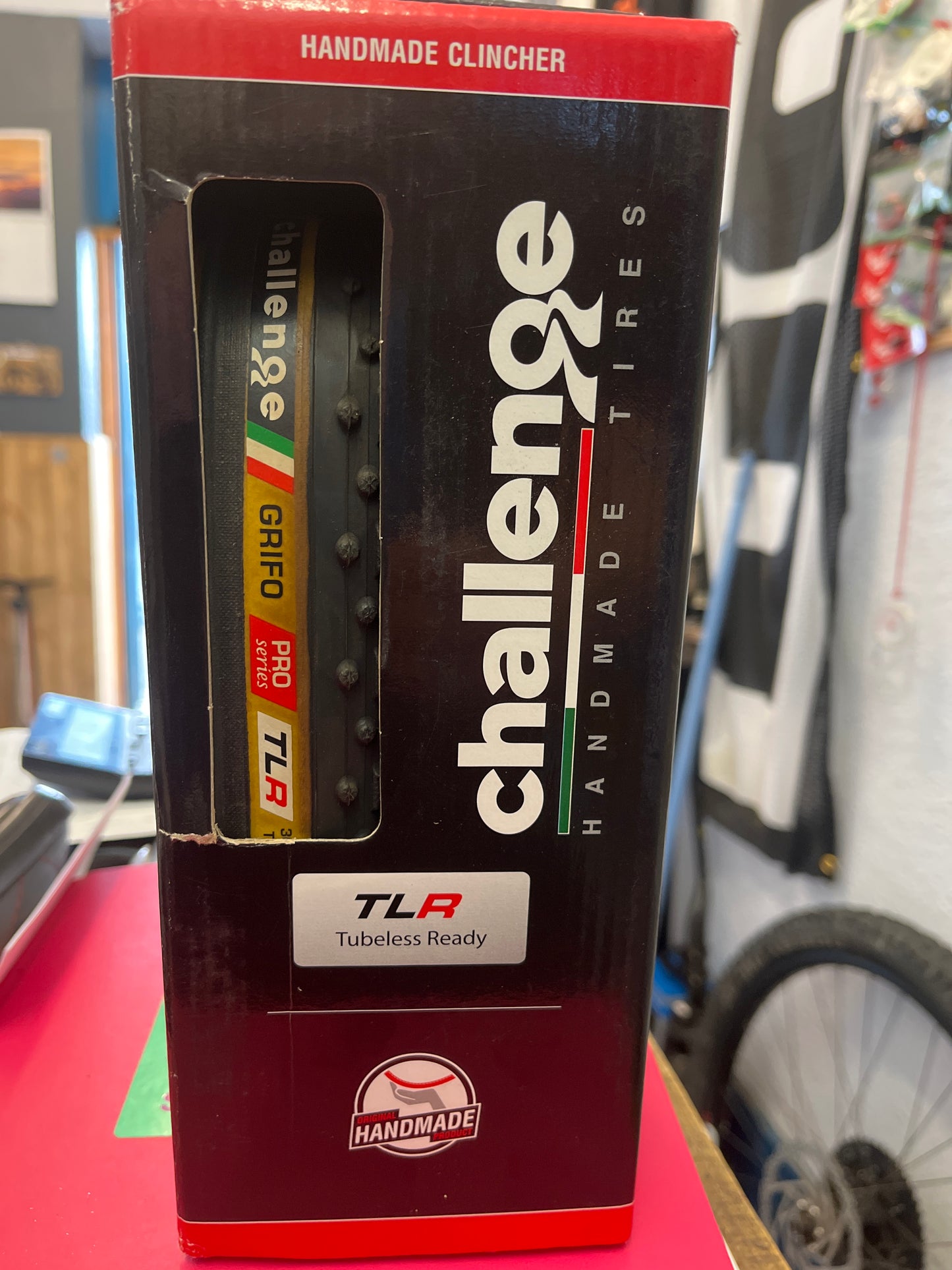 Challenge GRIFO Pro Handmade Clincher Tubeless TLR CX Tyre Tan 700 x 33