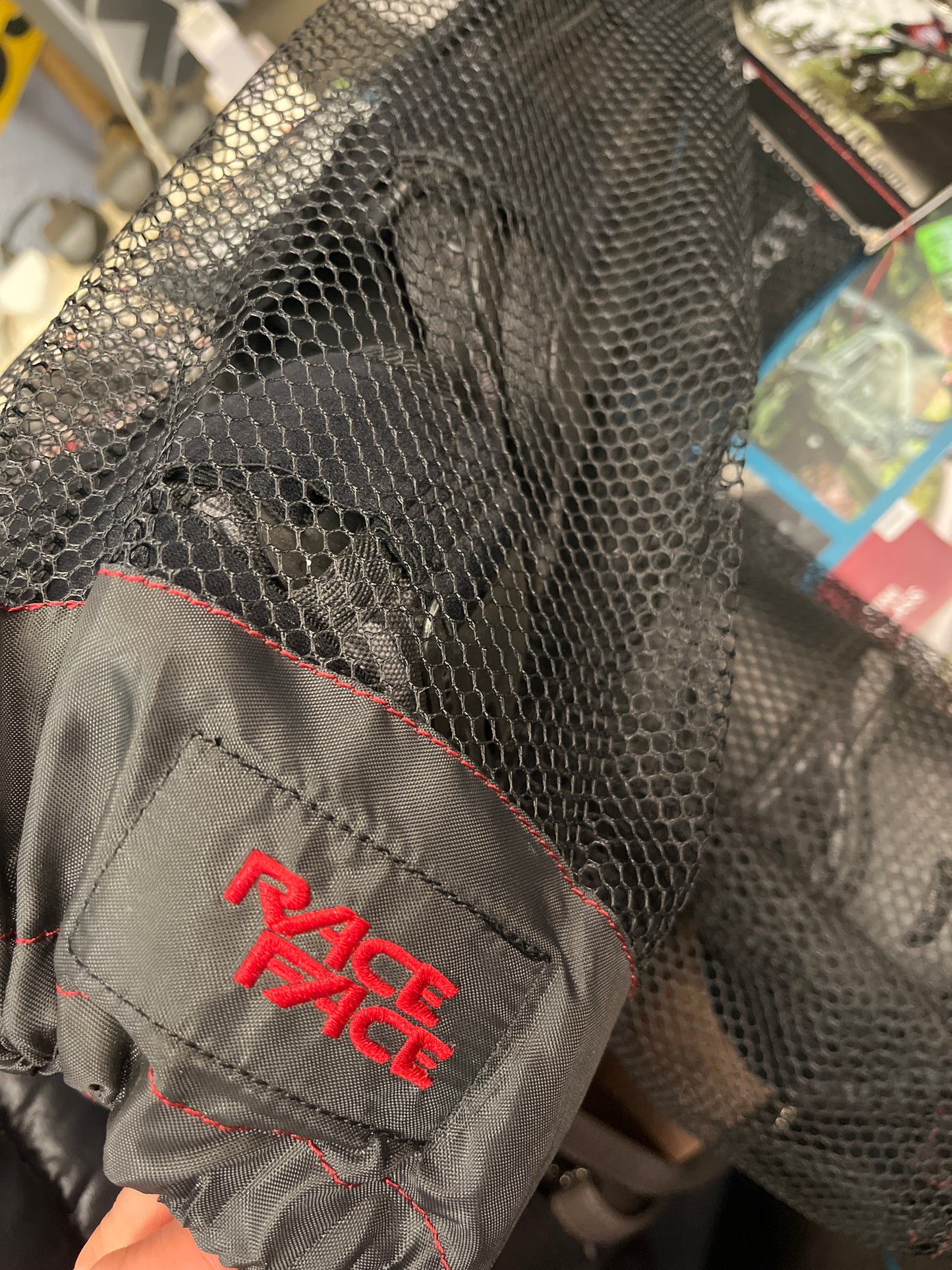 Raceface Leg Protection Youth ‘Protekt’ L/XL Black